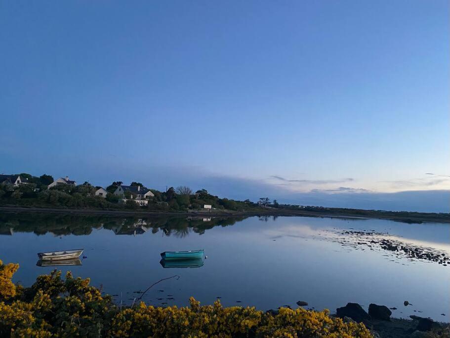 Entire Guest Suite In Four Mile Bridge, Rhoscolyn Valley Exteriör bild